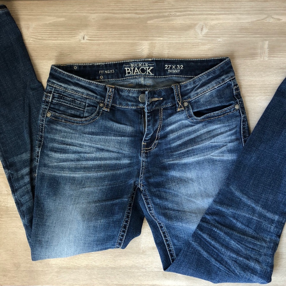 Buckle Black Skinny Jeans 27x32